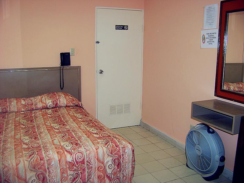 מטמורוס Hotel Bilbao חדר תמונה